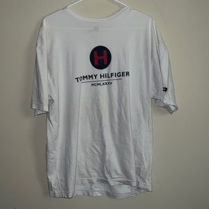 Tommy Hilfiger men T Shirt size L